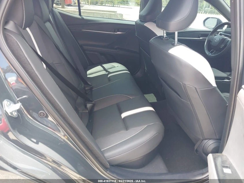 2025 Toyota Camry Se 16