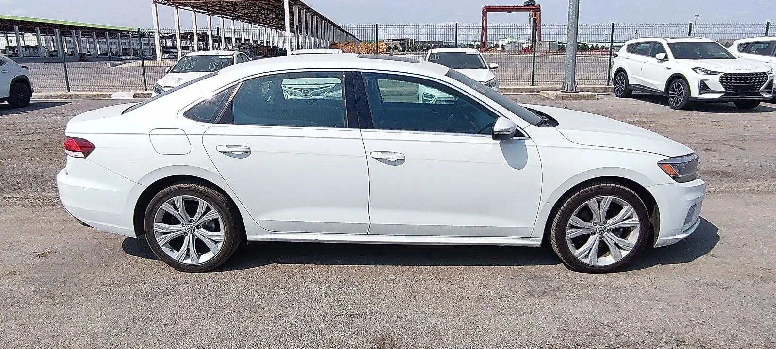 2021 VOLKSWAGEN Passat 4