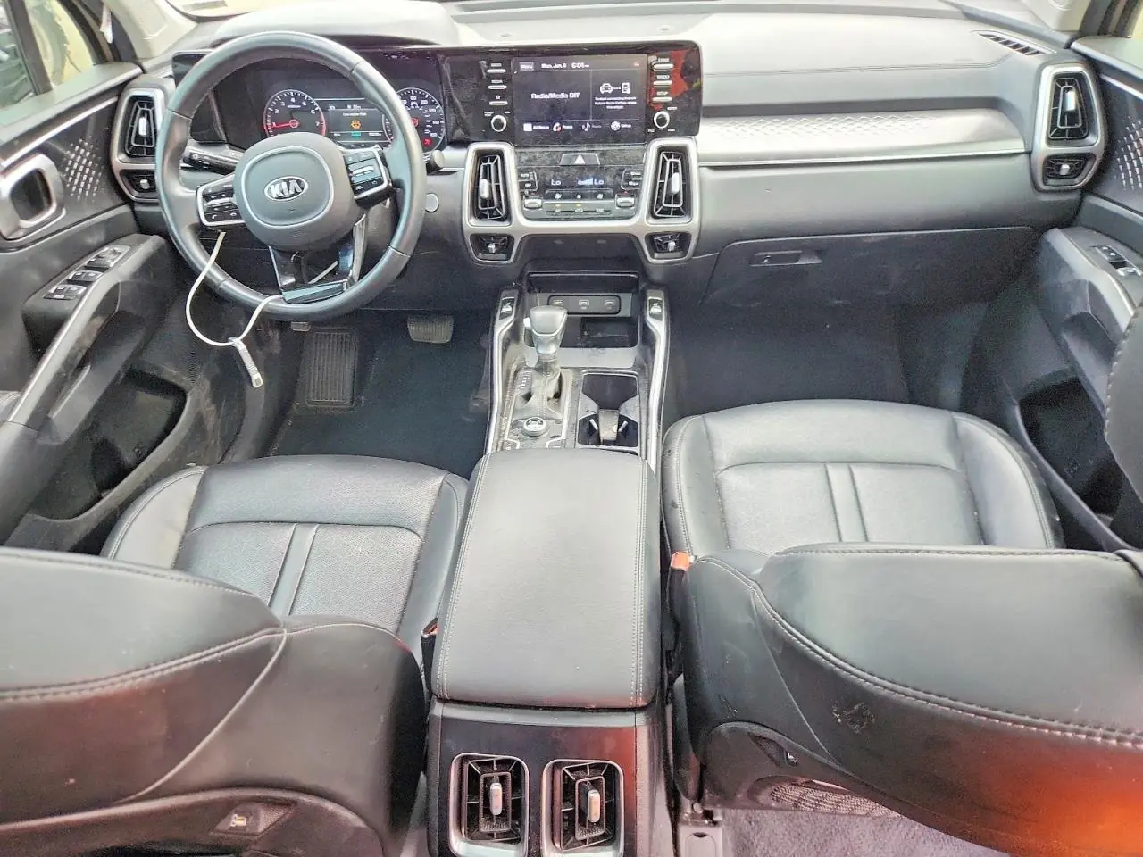 2021 Kia Sorento S 8