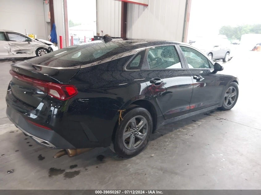 2022 Kia K5 Lx 12