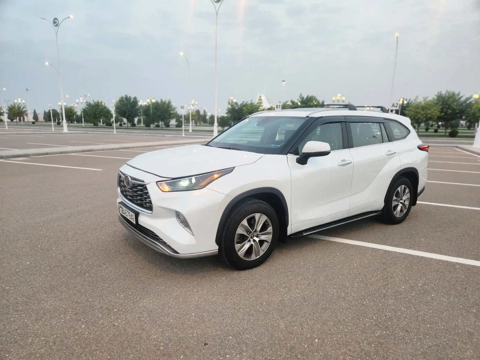 2022 Toyota Highlander Xle 1