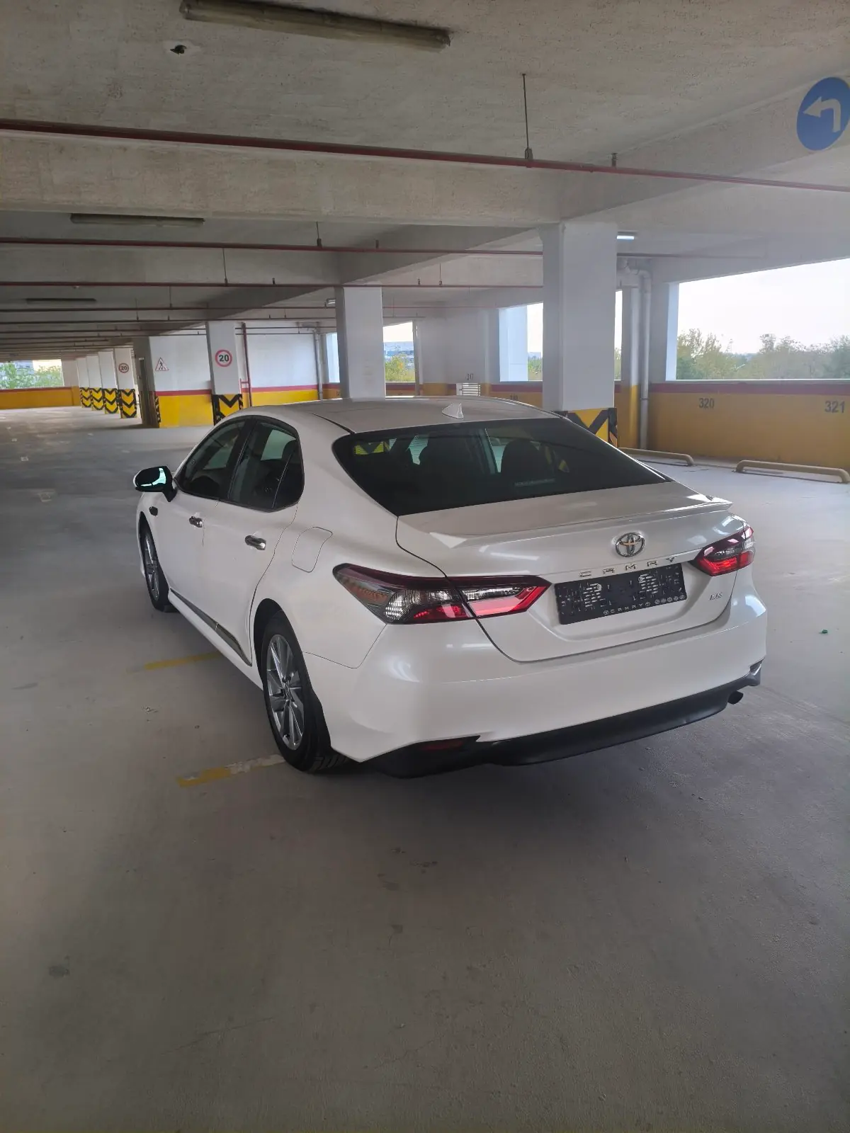 2022 Toyota Camry Le 7