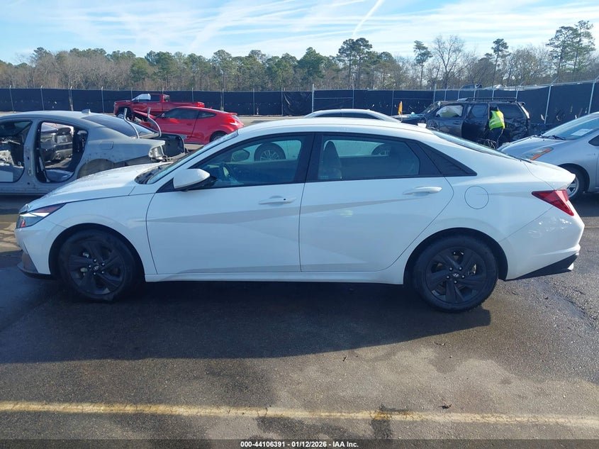 2022 Hyundai Elantra Sel 18