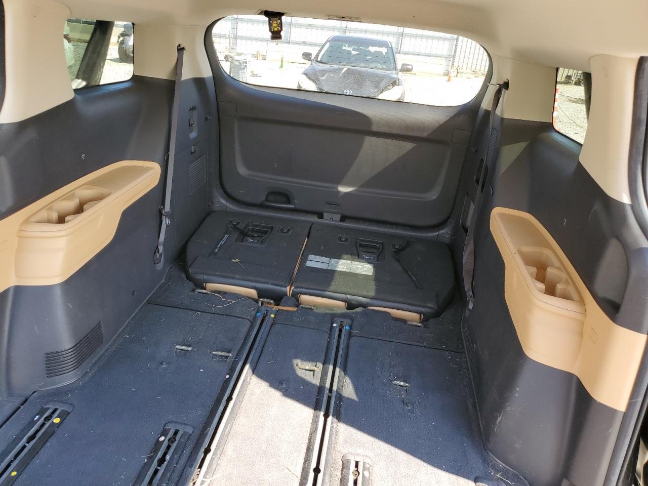 2022 Kia Carnival Lx 16