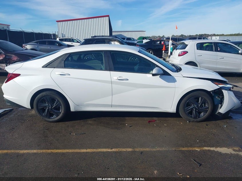 2022 Hyundai Elantra Sel 17