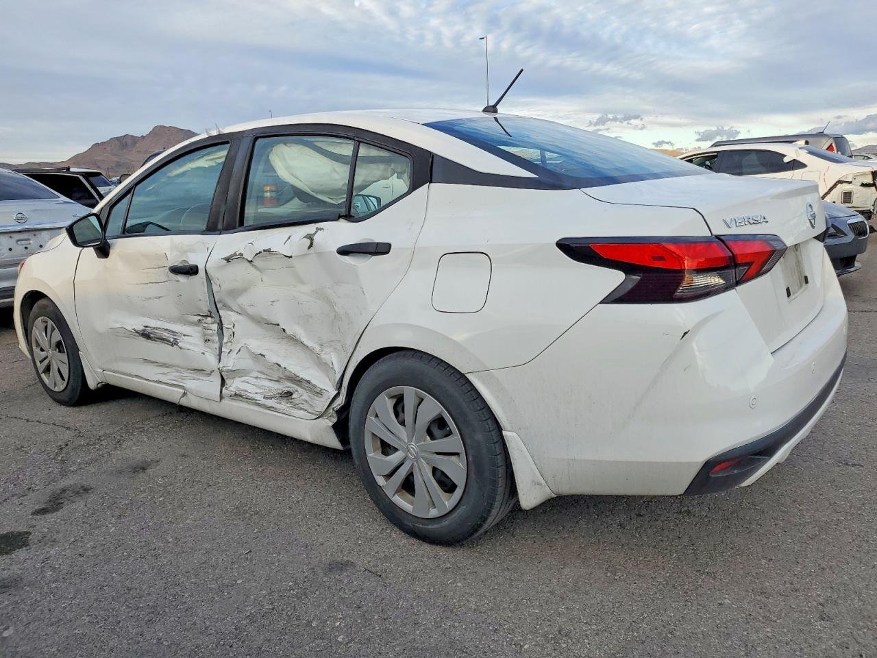 2021 Nissan Versa S 4