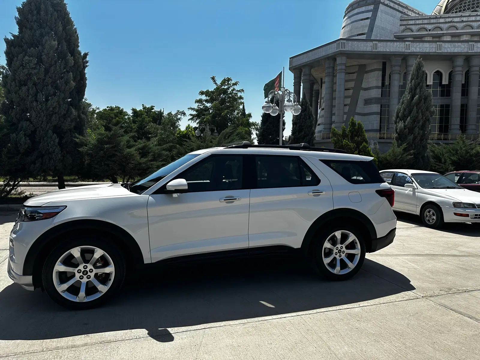 2020 FORD Explorer 5