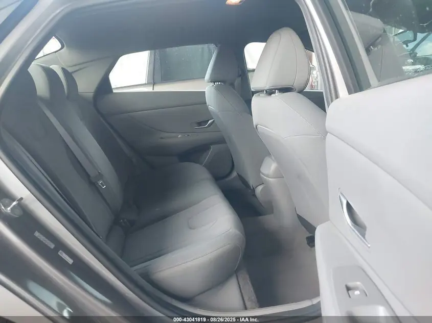 2023 Hyundai Elantra Se 13