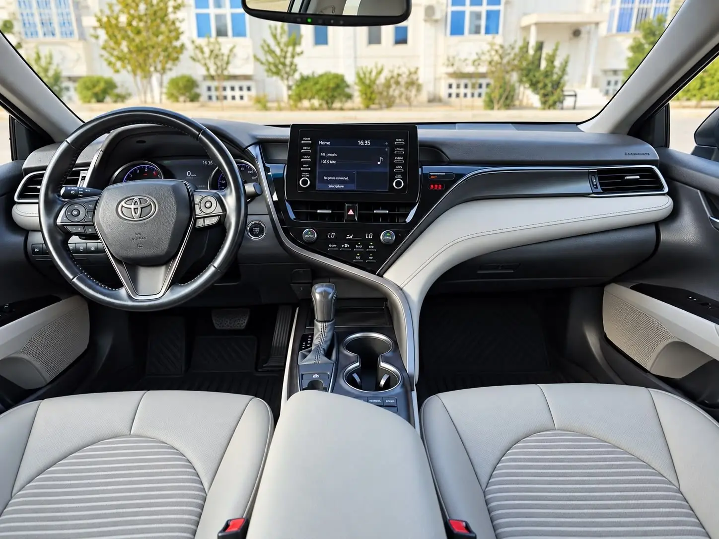 2021 Toyota Camry SE 1
