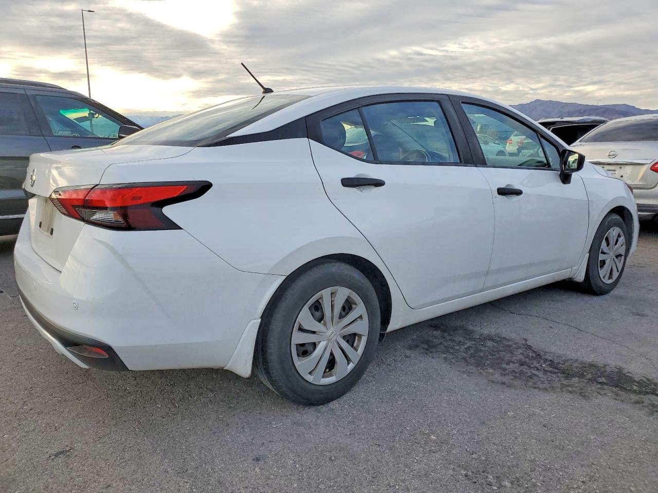 2021 Nissan Versa S 5
