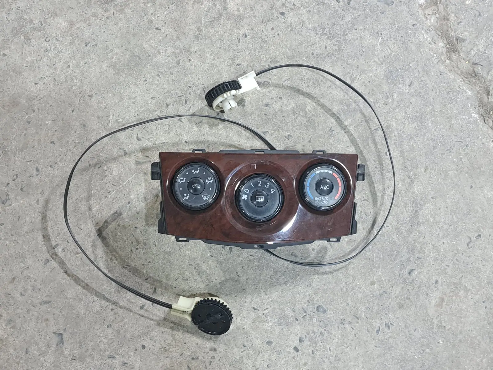 Corolla klimat tros 1