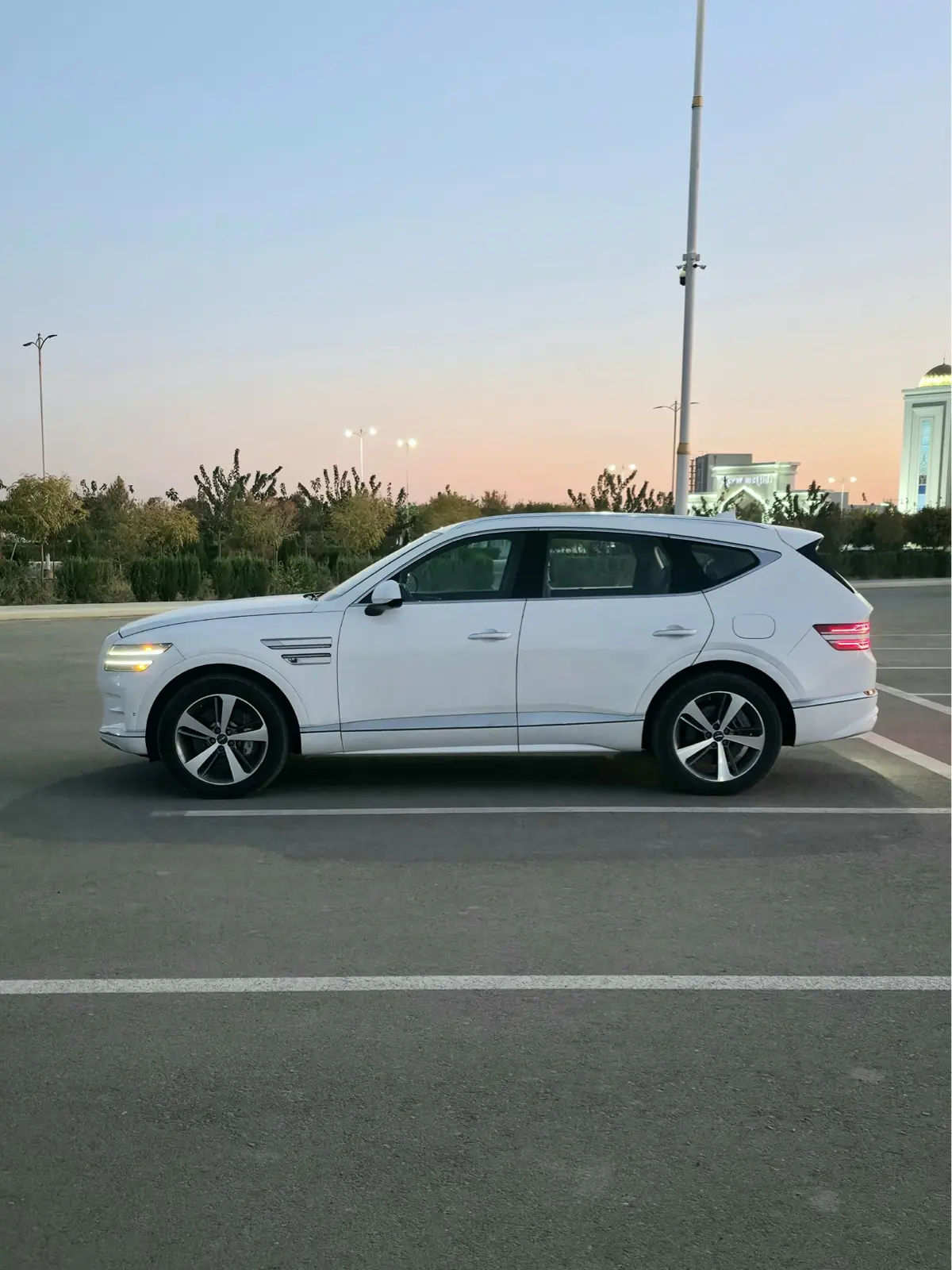 2023 Genesis Gv80 Base 4