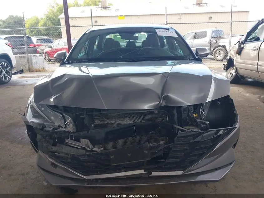 2023 Hyundai Elantra Se 11