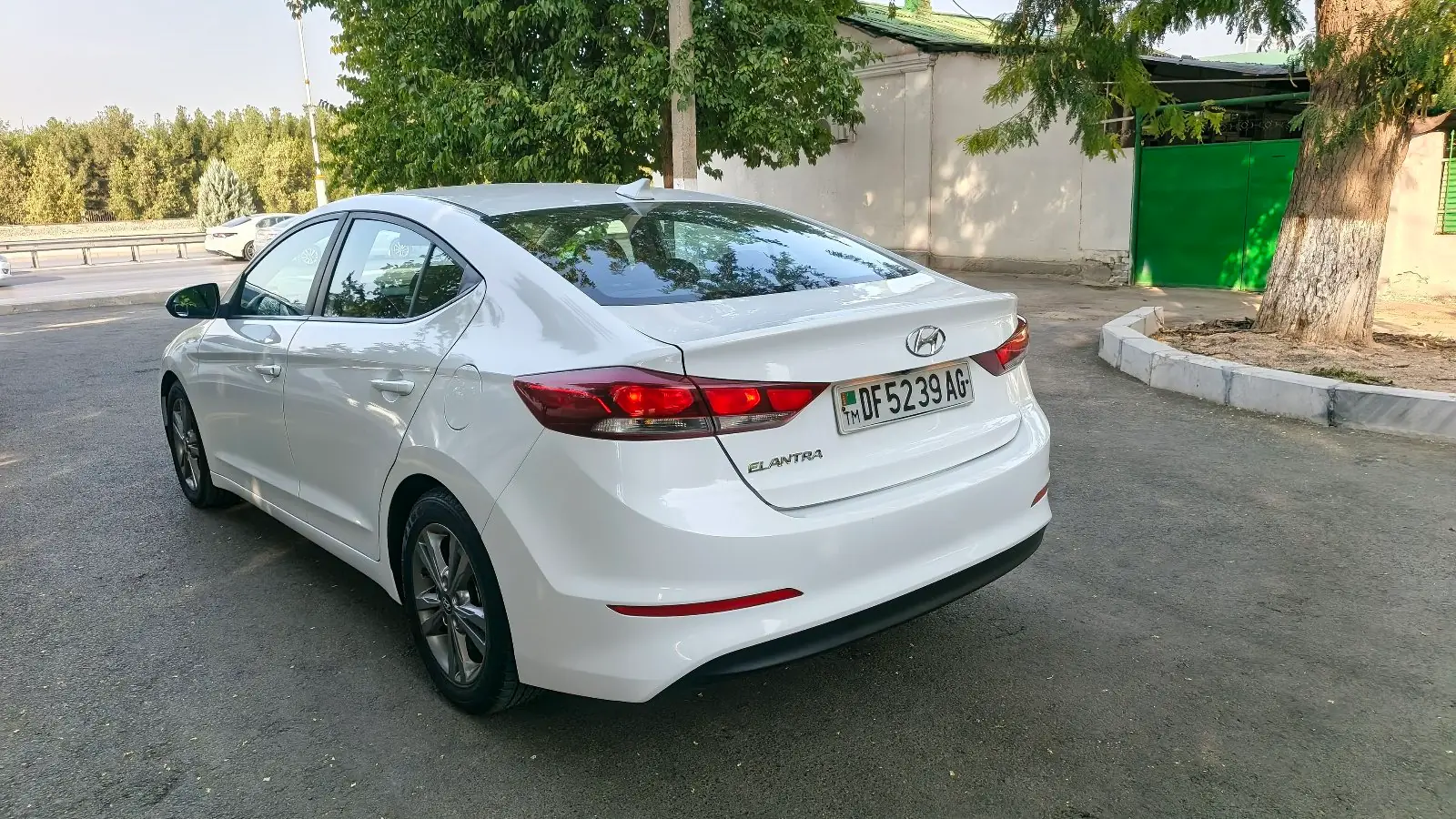 2018 HYUNDAI Elantra 5