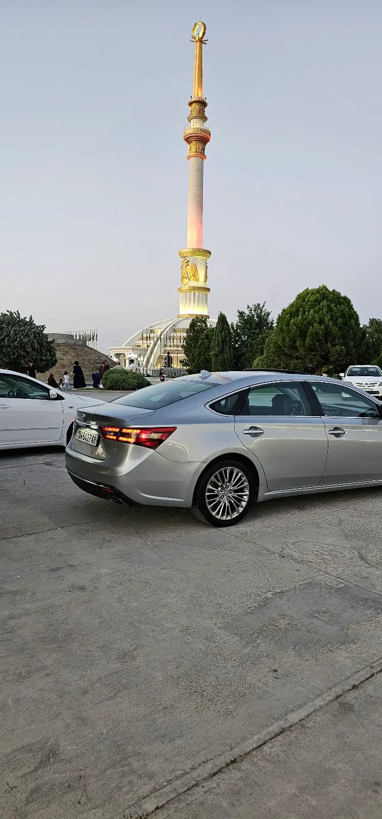 2016 TOYOTA Avalon 3