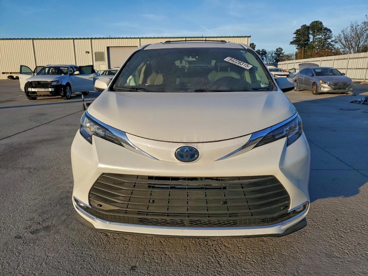 2021 Toyota Sienna Xle 13