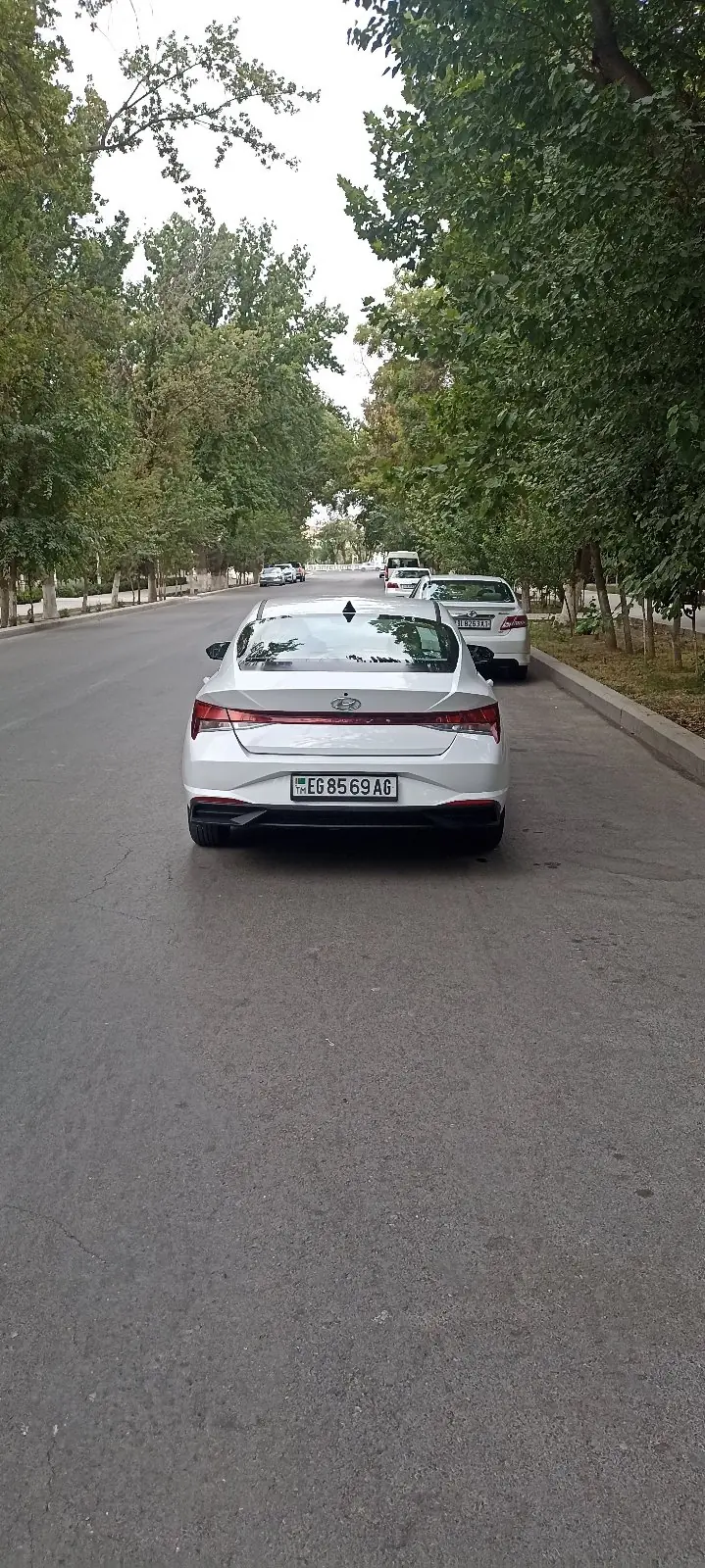 2023 Hyundai Elantra Se 3