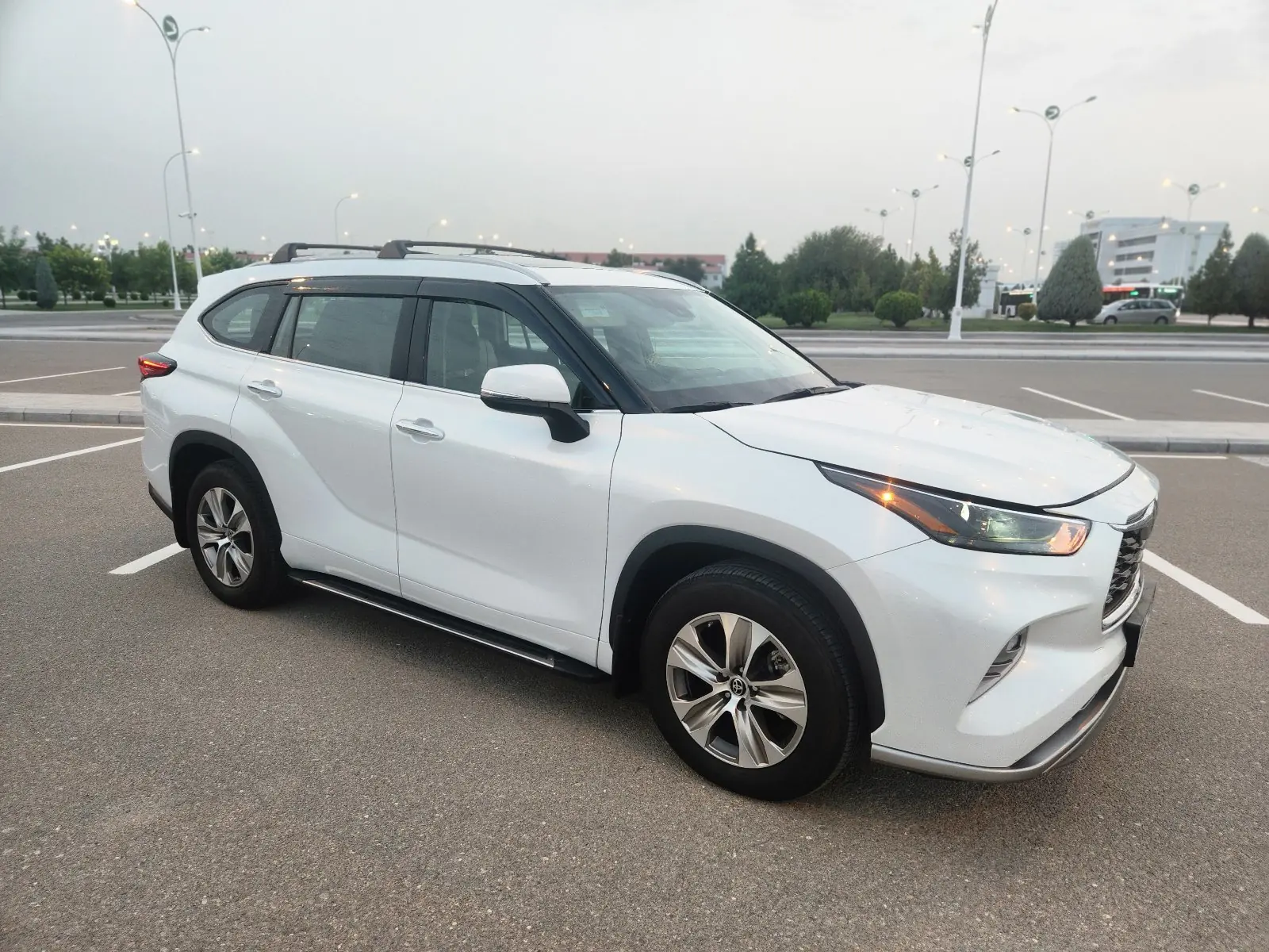 2022 Toyota Highlander Xle 2
