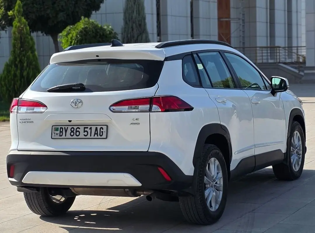 2024 TOYOTA Corolla Cross 4