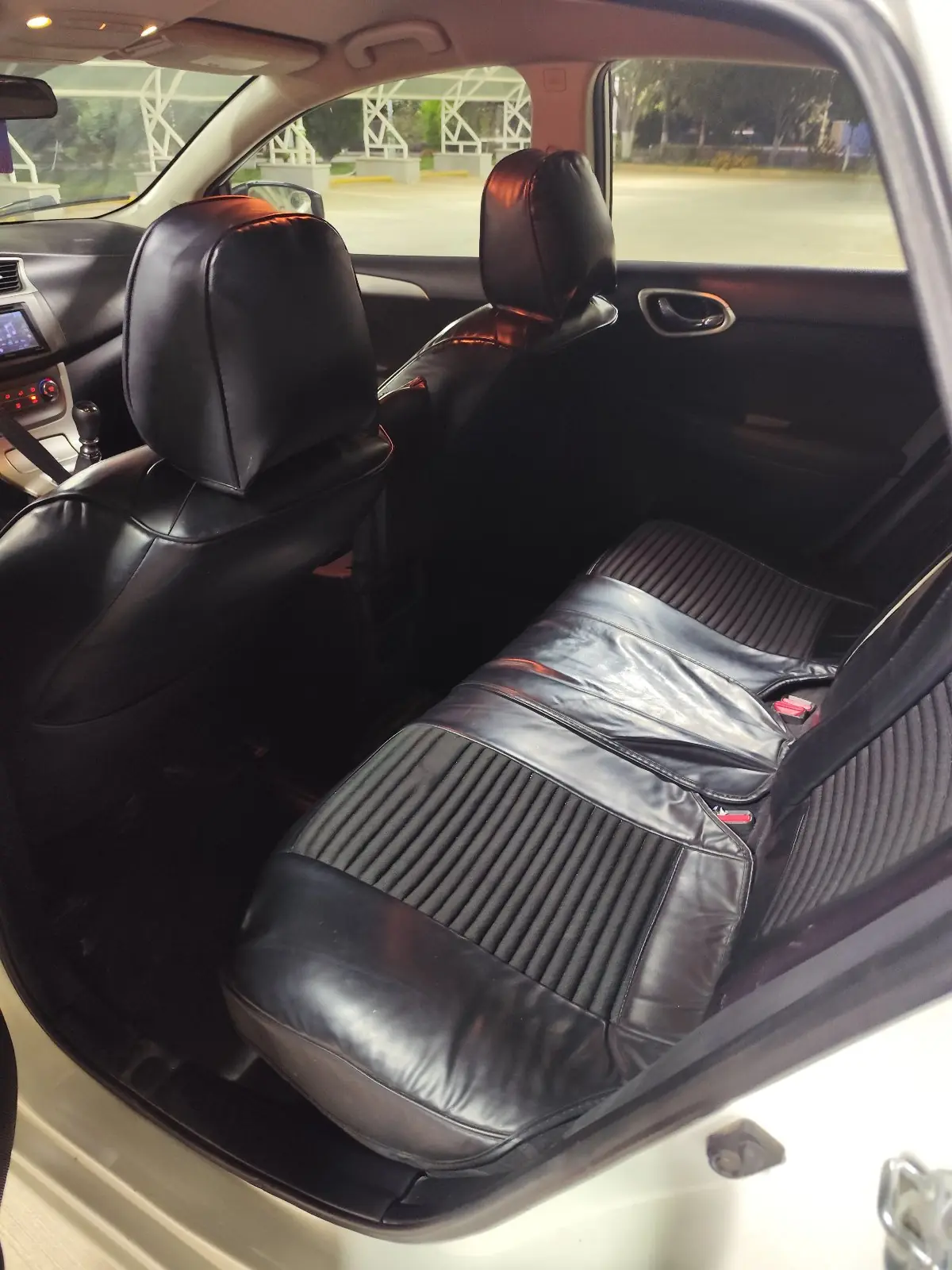 2013 NISSAN Sentra 8