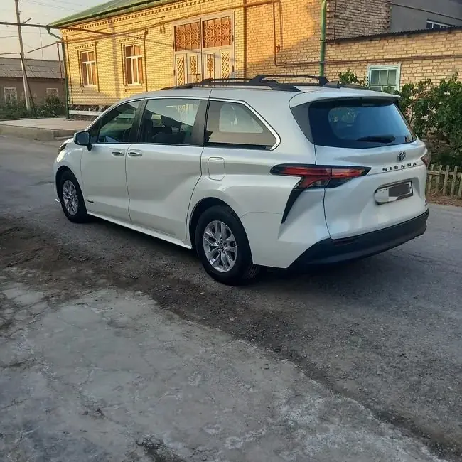 2021 Toyota Sienna Xle 6