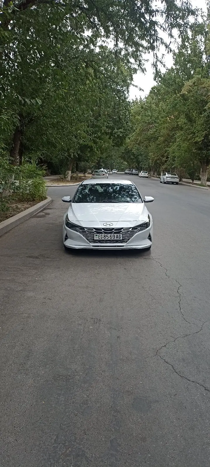 2023 Hyundai Elantra Se 5