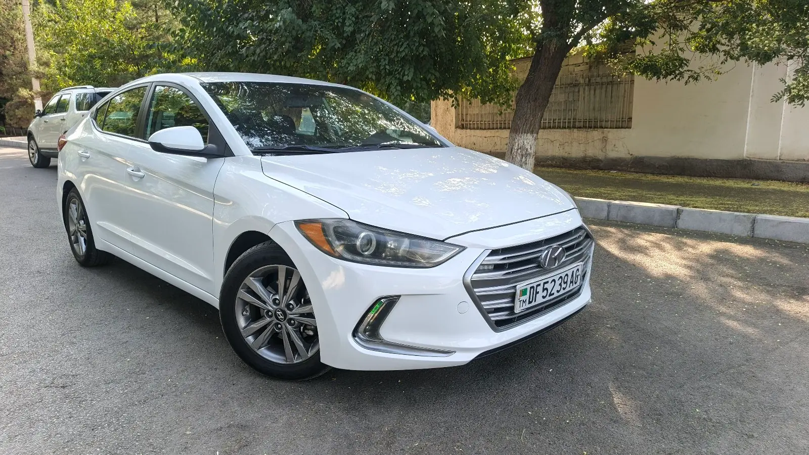 2018 HYUNDAI Elantra 4