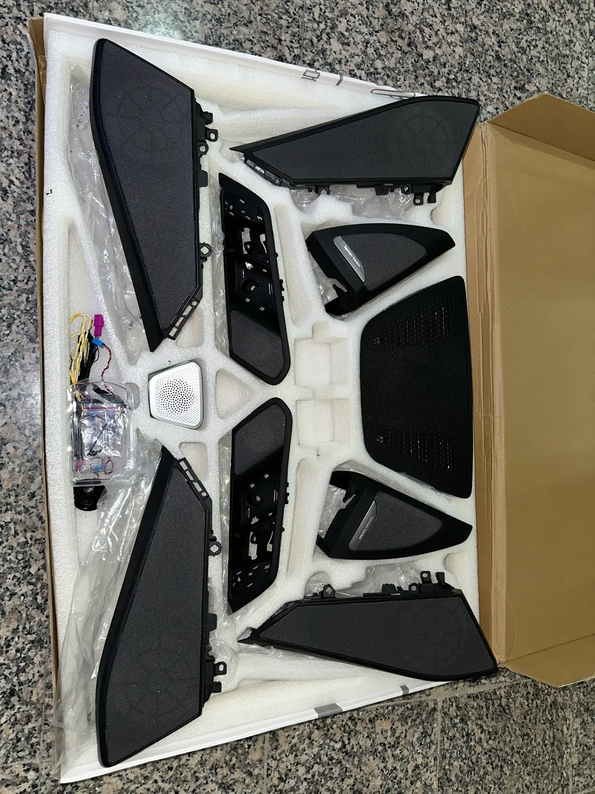 BMW X5M G05 HARMAN KARDON 1