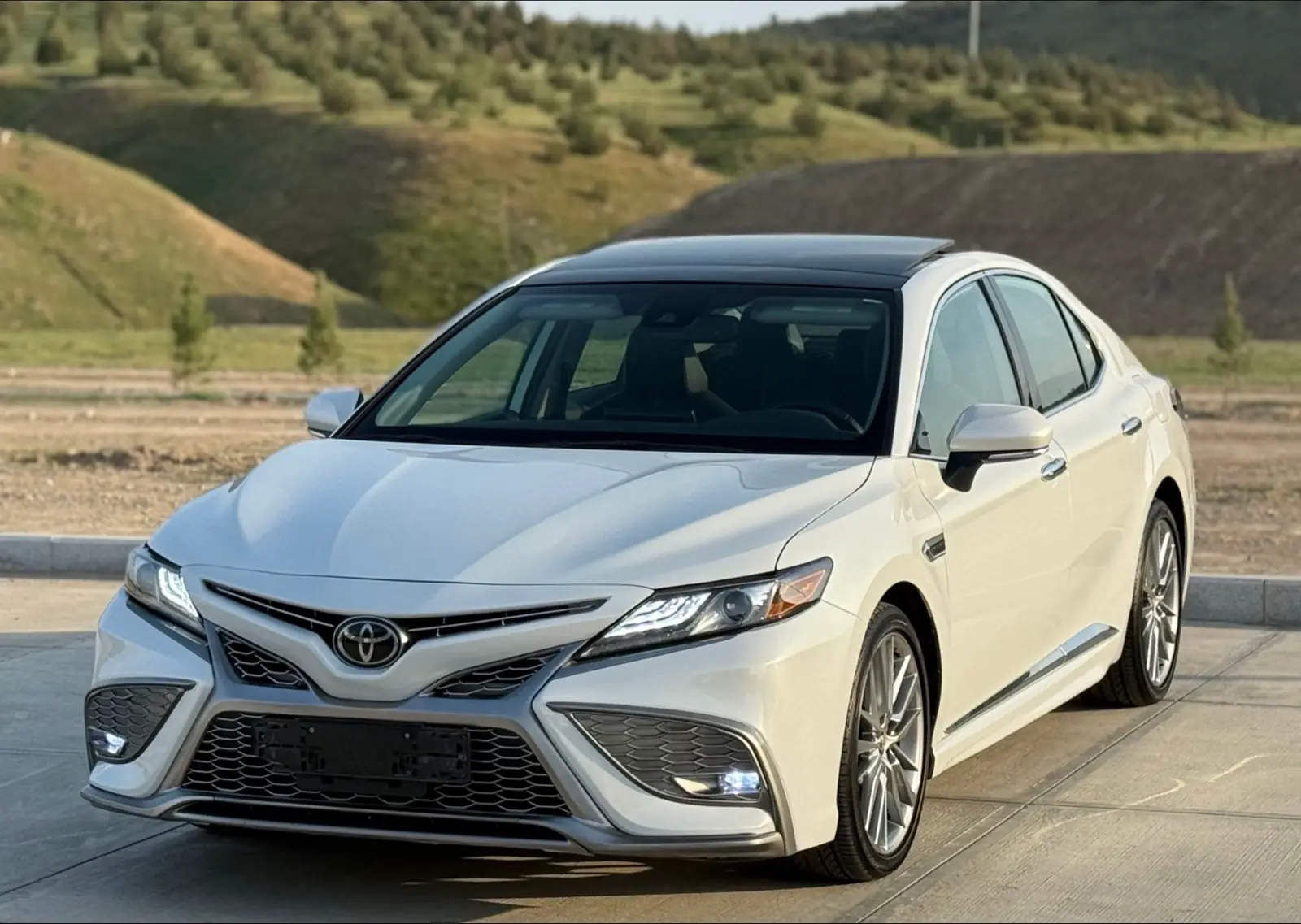 2021 Toyota Camry Xse 2
