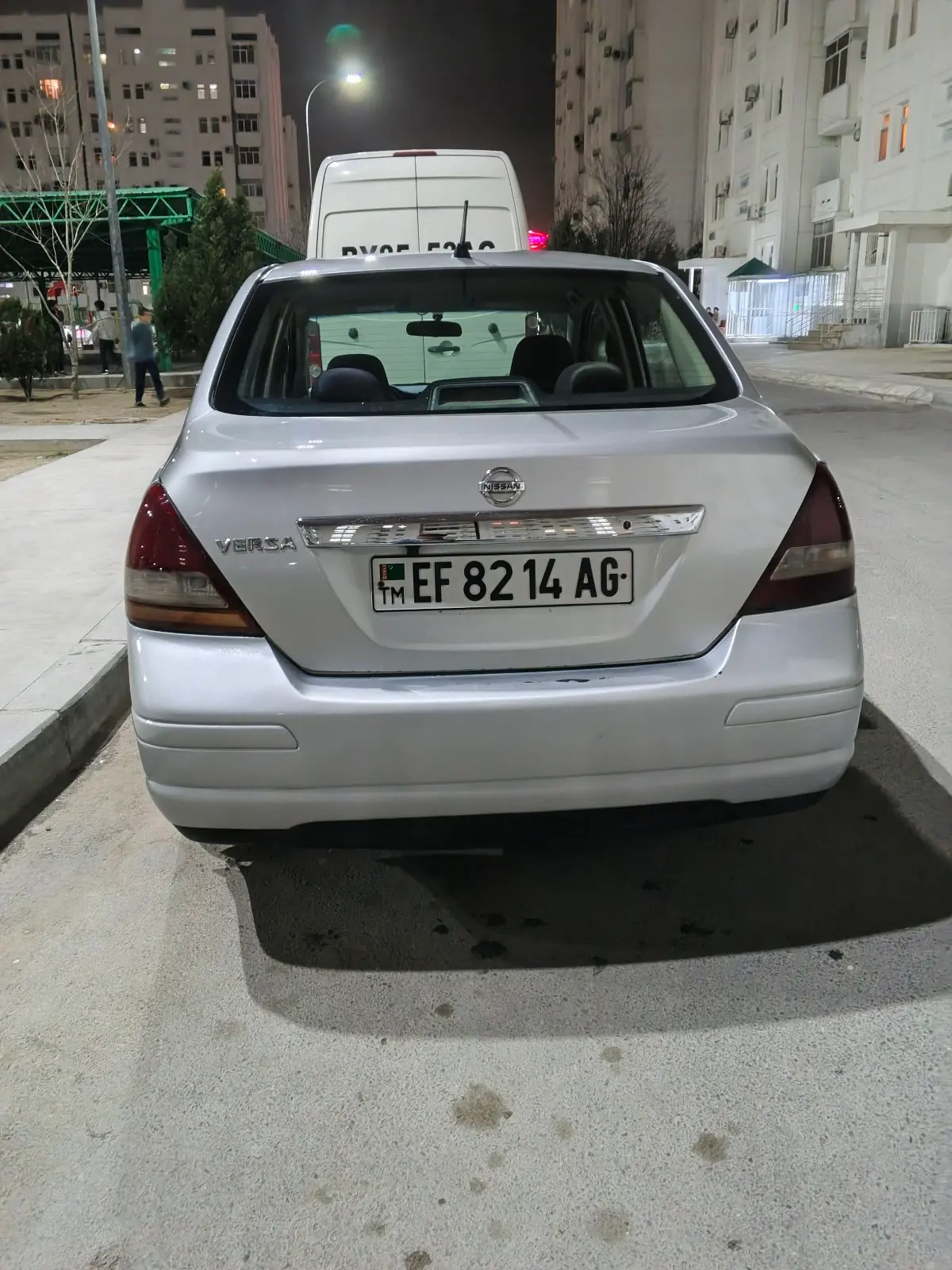 2011 NISSAN Versa 6
