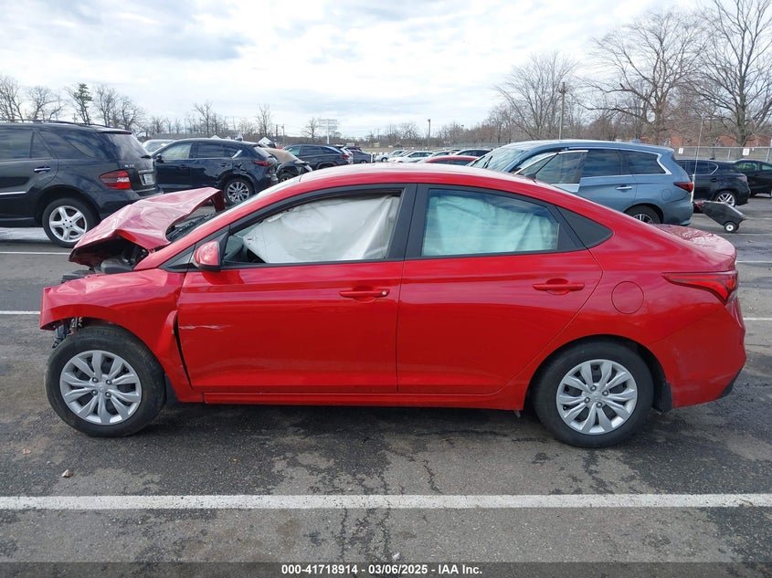 2022 Hyundai Accent Se 22