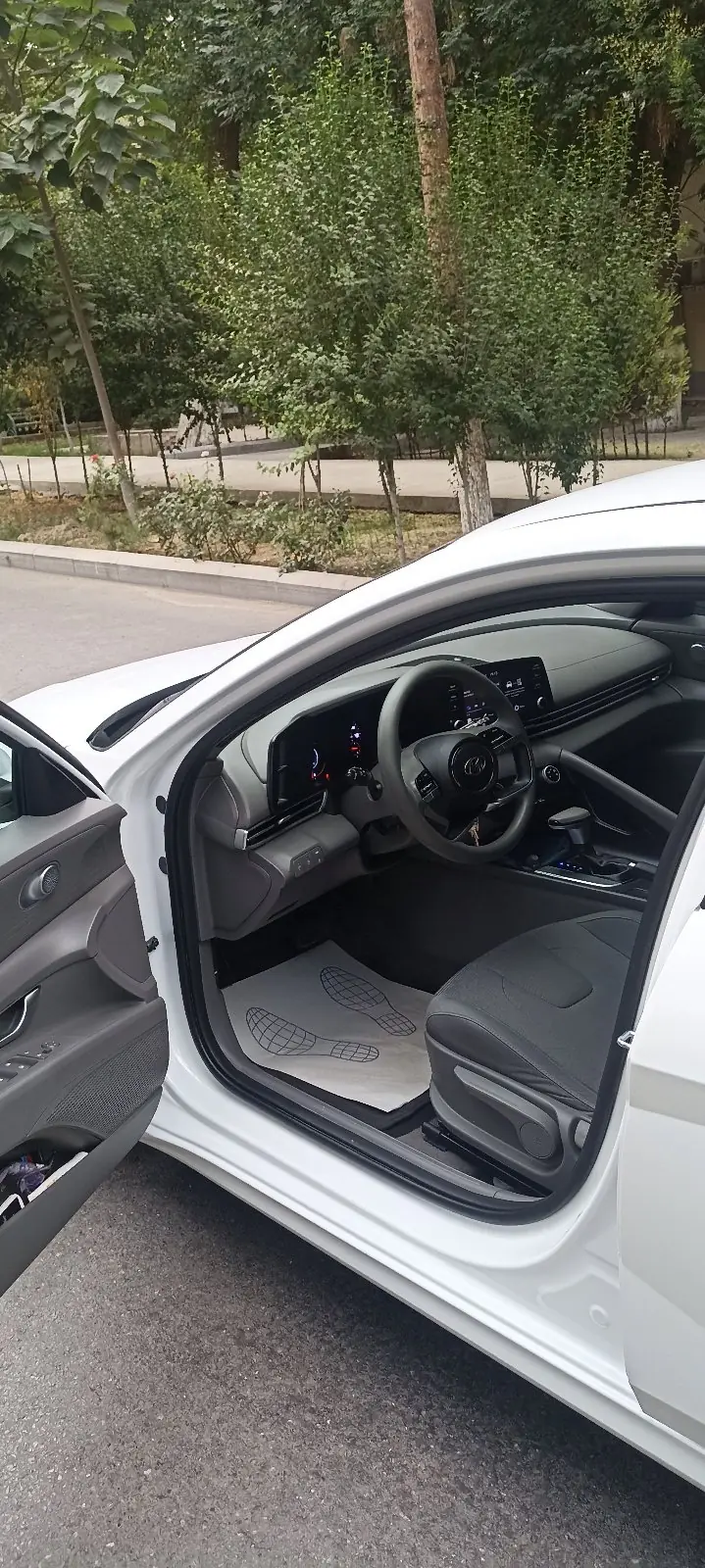 2023 Hyundai Elantra Se 1