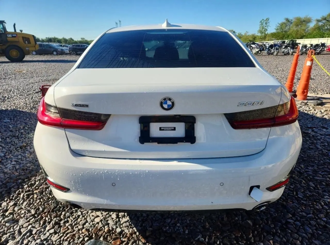 2022 BMW 330Xi 6