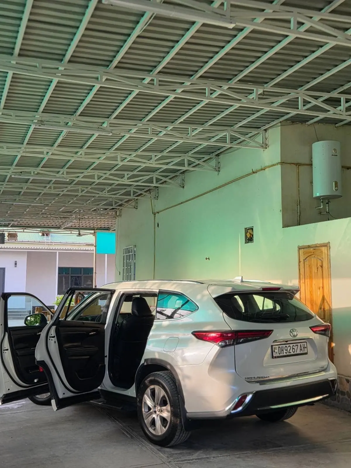 2020 TOYOTA Highlander 5