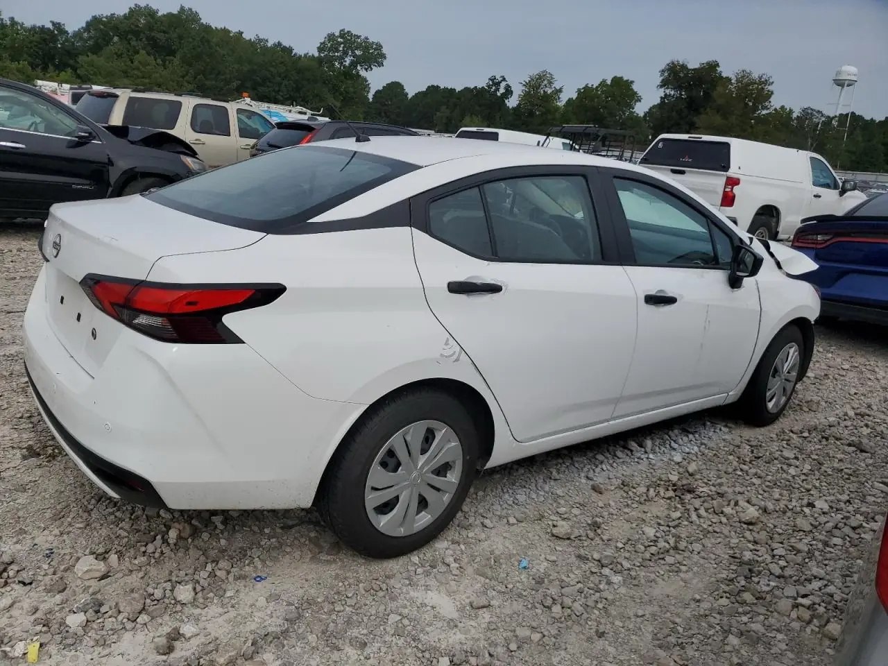 2023 Nissan Versa S 3
