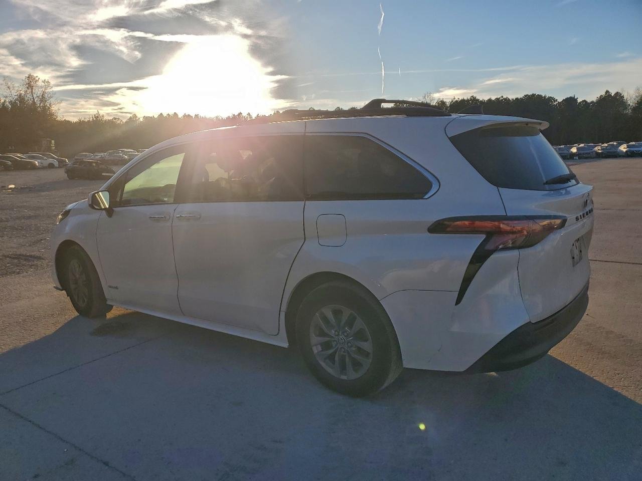2021 Toyota Sienna Xle 10