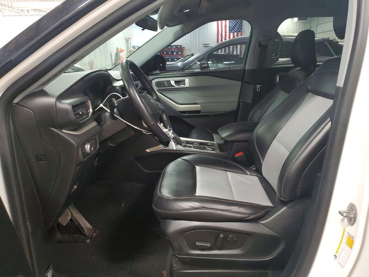 2022 Ford Explorer Xlt 11