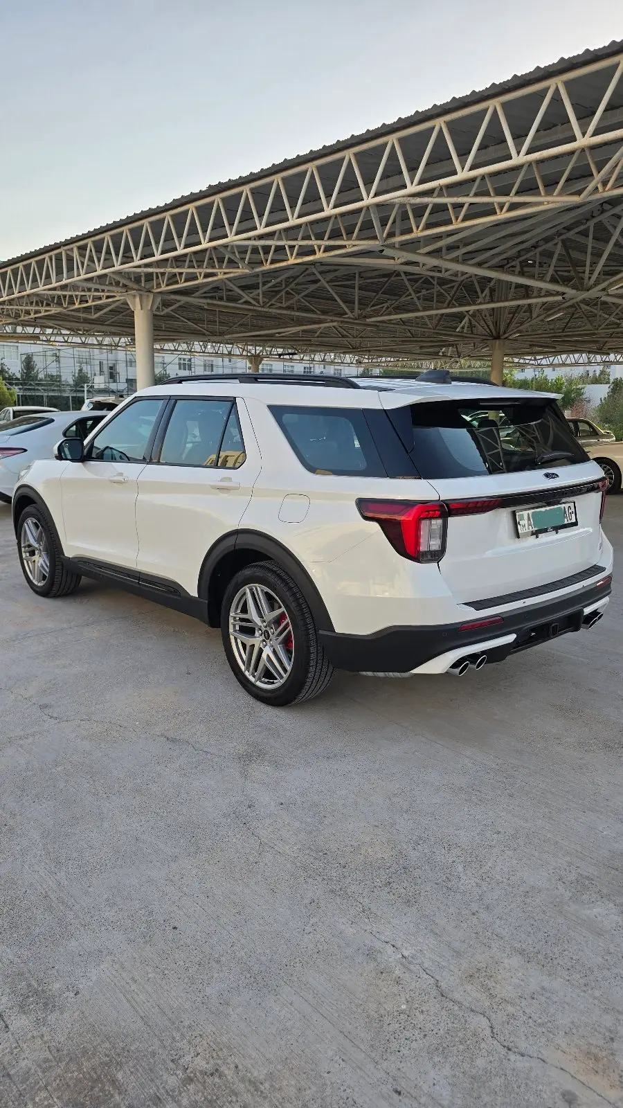 2025 Ford Explorer St 2