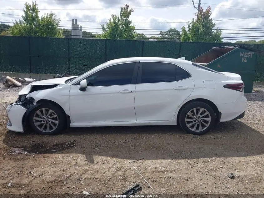 2023 Toyota Camry Le 1