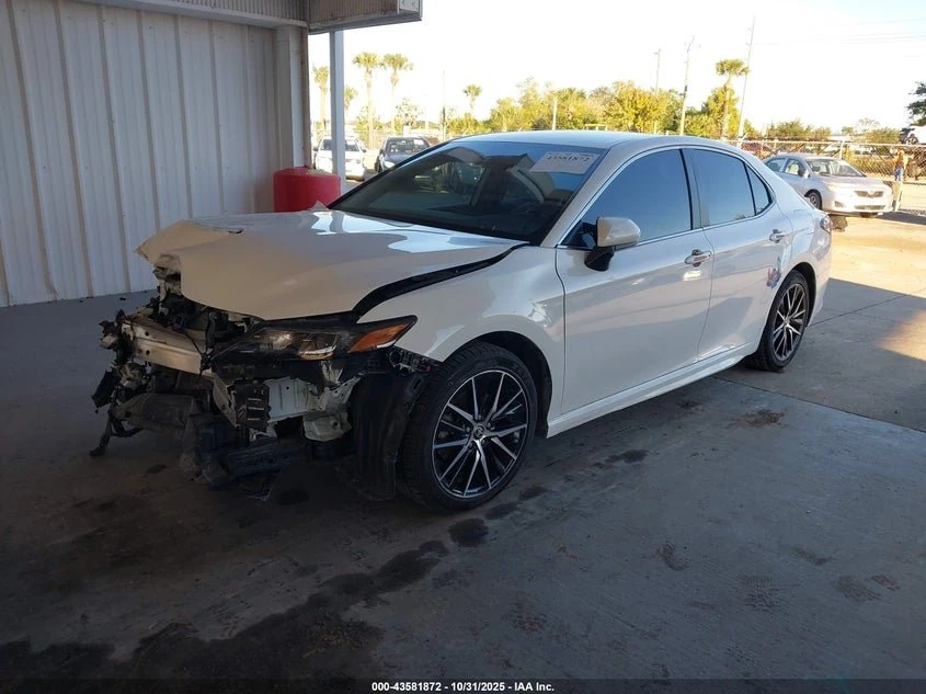 2021 Toyota Camry Se 2