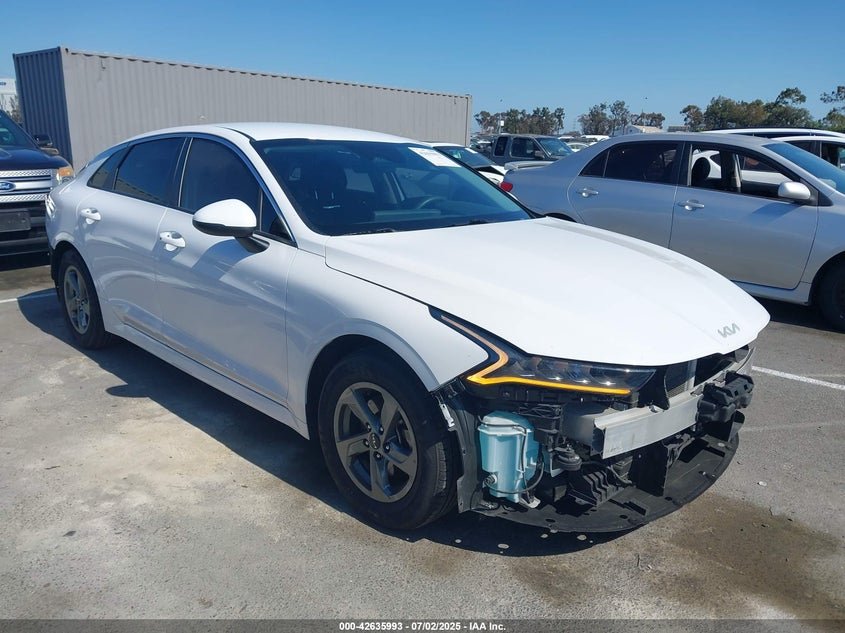 2022 Kia K5 Lxs 2