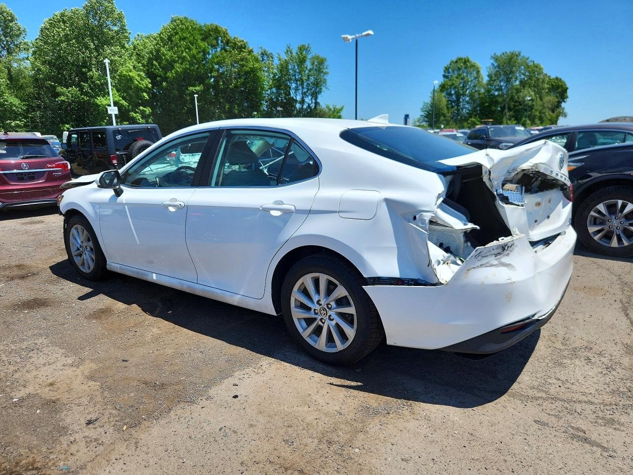 2022 Toyota Camry Le 2