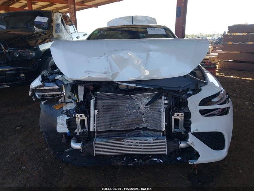 2022 Genesis G70 2.0T Rwd 20
