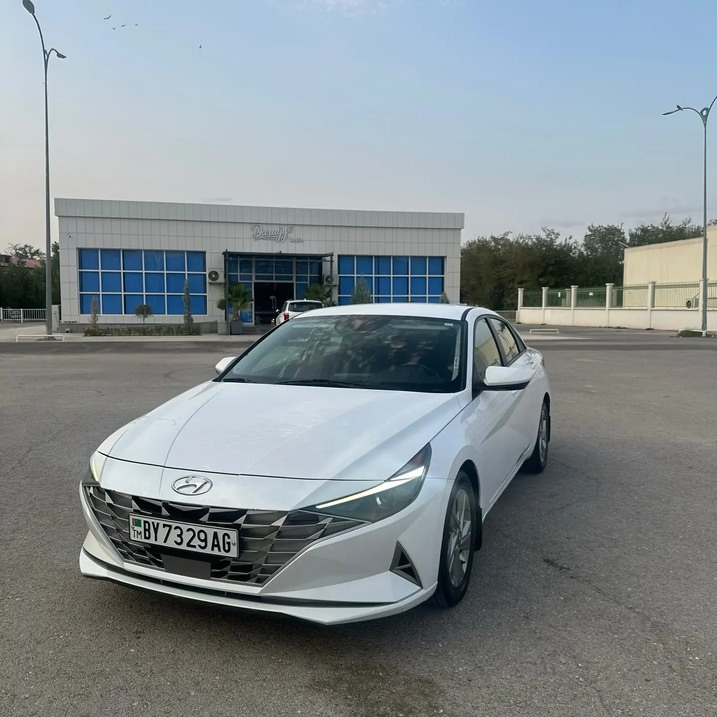 2022 HYUNDAI Elantra 1
