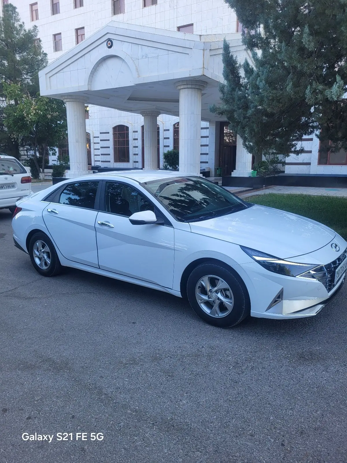 2022 Hyundai Elantra 3