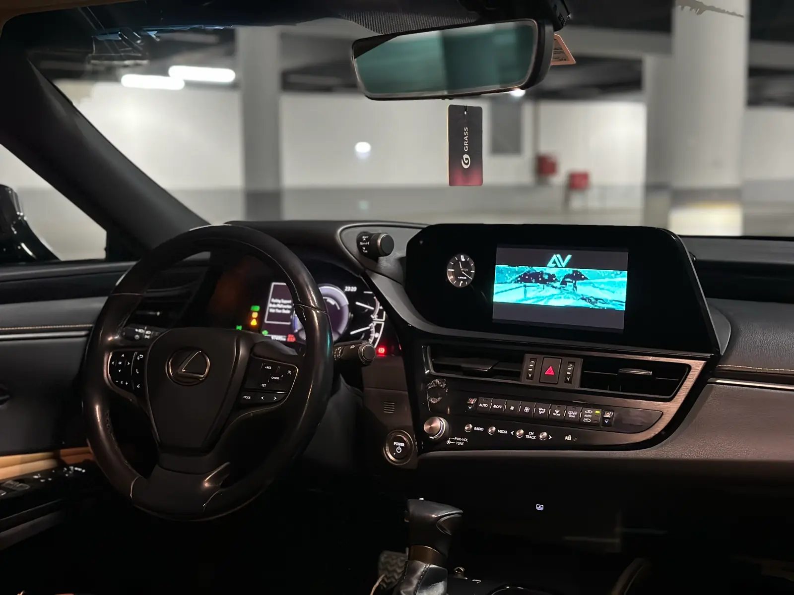 2023 LEXUS Es300h 7