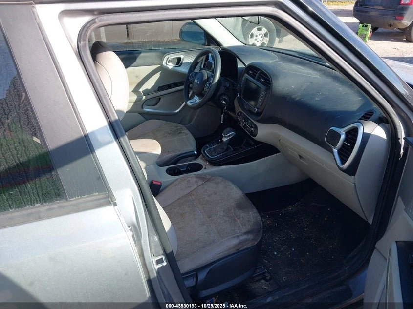 2022 Kia Soul Lx 12