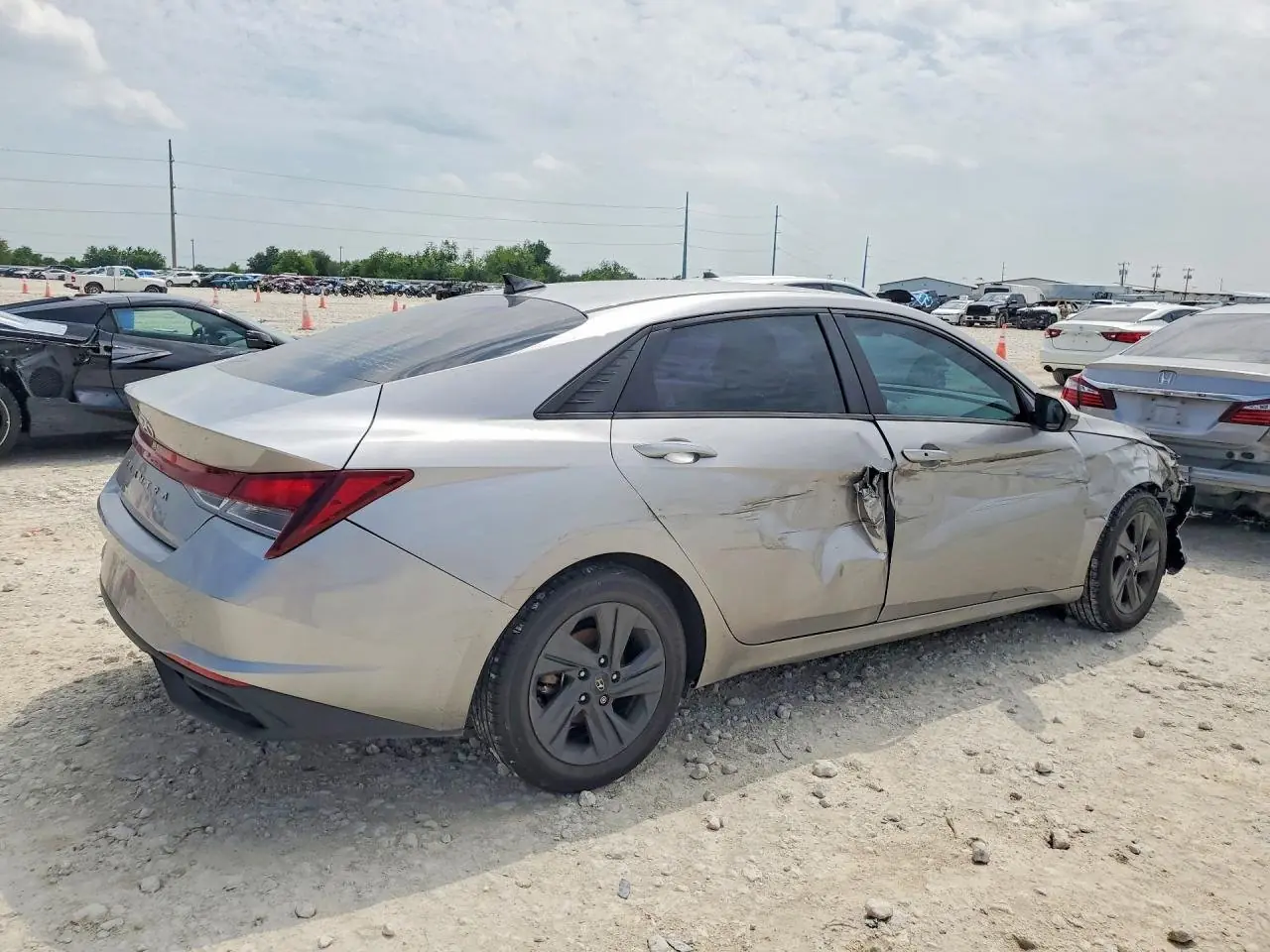 2022 Hyundai Elantra Sel 3