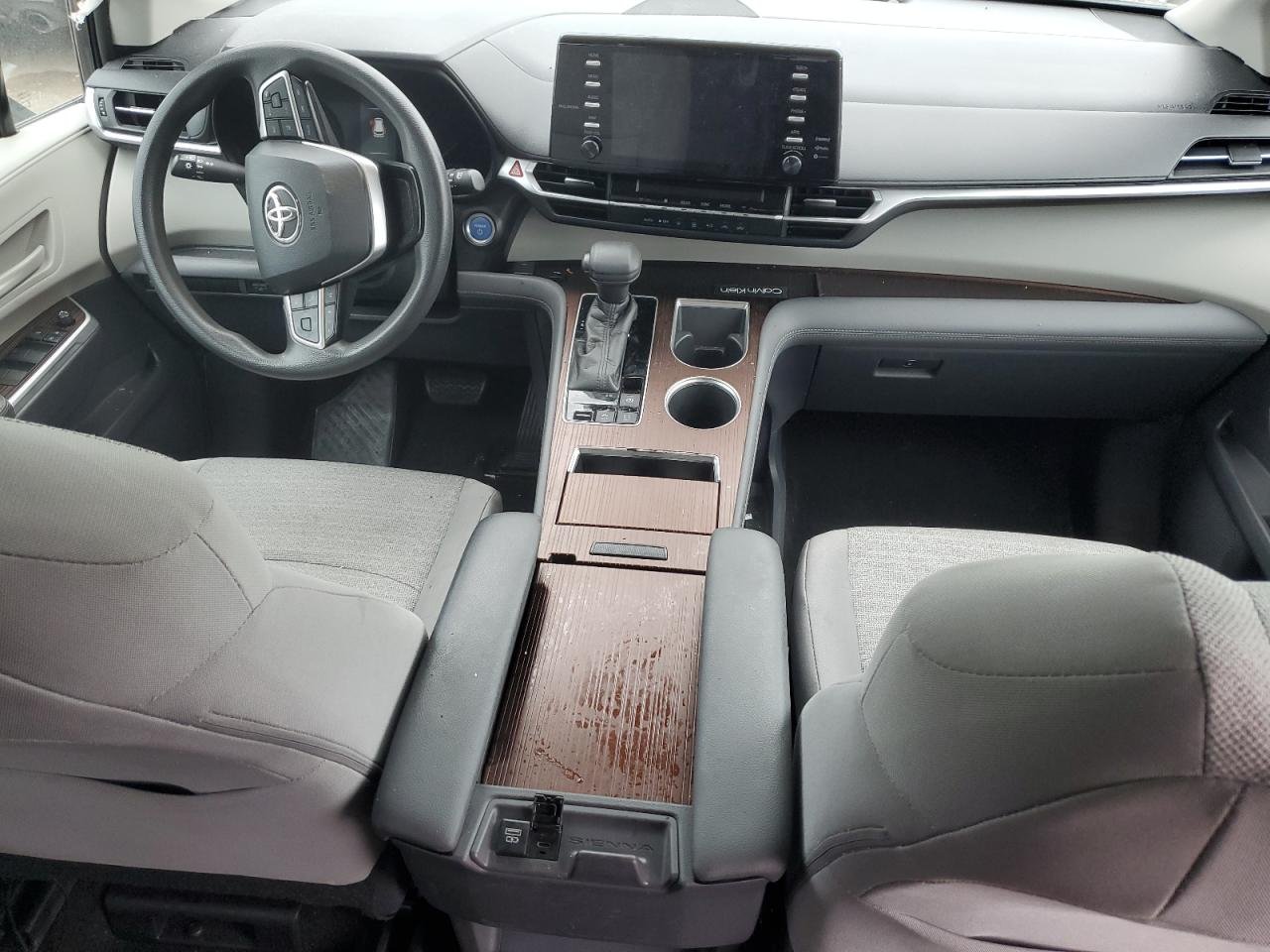 2021 Toyota Sienna Le 8