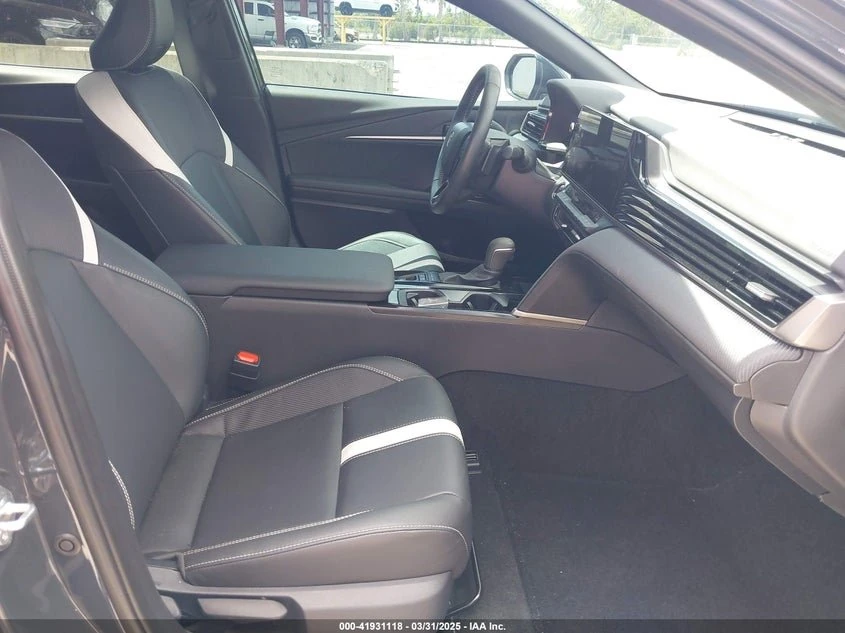 2025 Toyota Camry Se 13